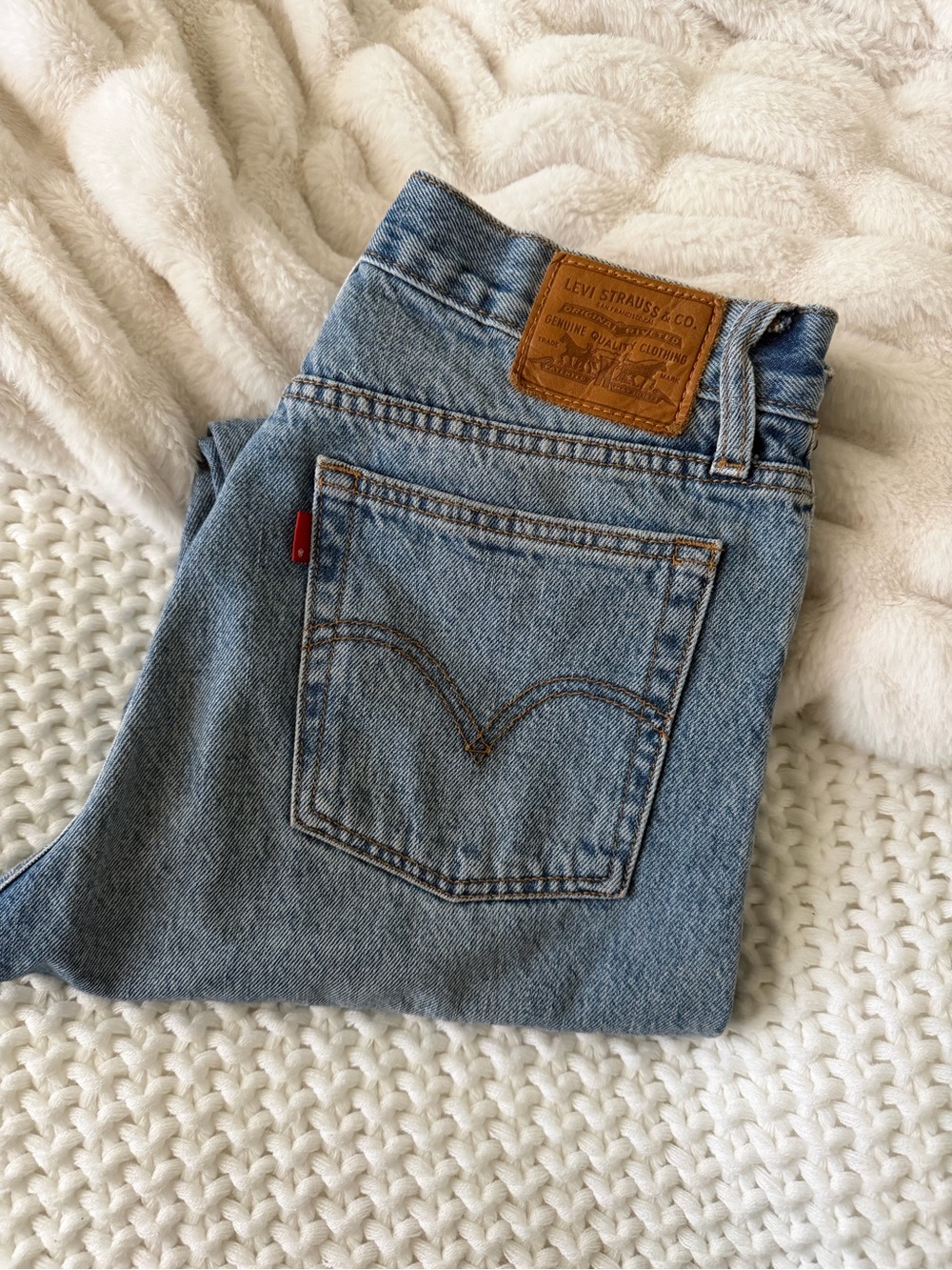 Levi’s Wedgie Jeans — Size 27 | Raw Edge Hem
